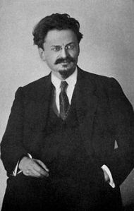 220px-lev_trotsky